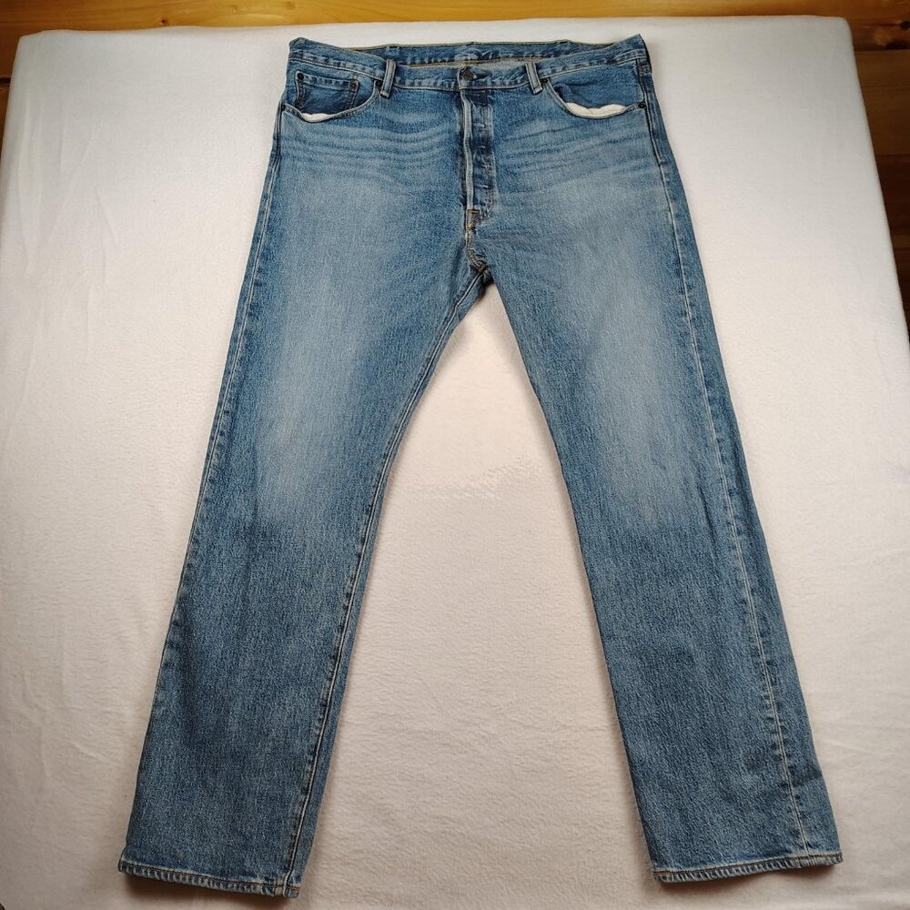 Levi's 501 Button Fly Jeans Mens 40x32 Light Wash Red Tab